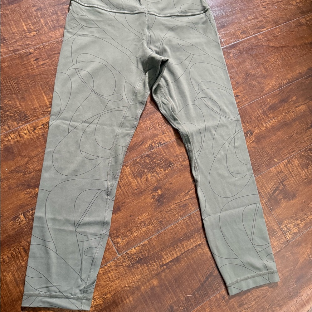 lululemon Align High Rise Crop 23” Scripted Yogo Army Green/Dark Oliv